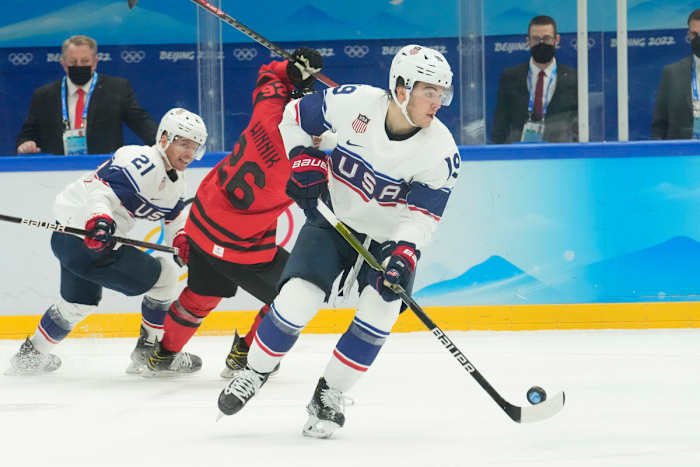 brisson-mens-hockey-action